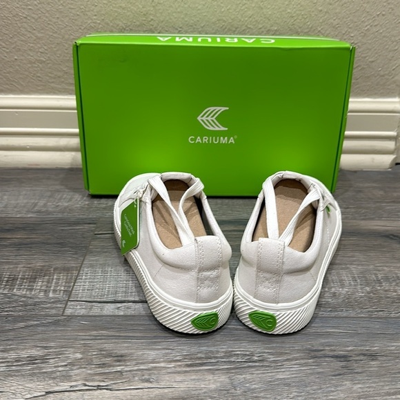 NWT in box Cariuma canvas sneaker. Size 8 womens and 6.5 mens - Picture 3 of 7